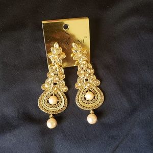 Golden Feather Indian Earings With Pearls